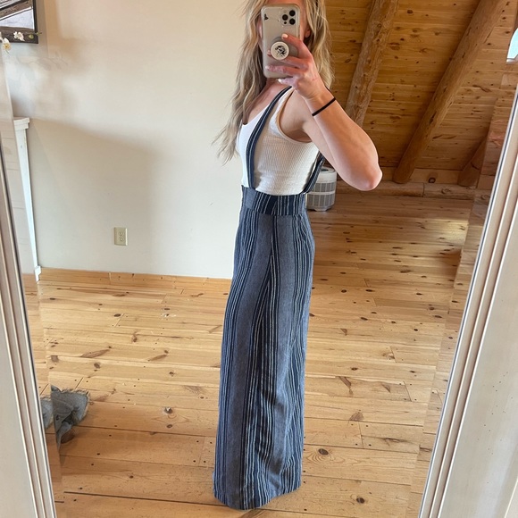 Maxi skirt w buttons + straps - Picture 2 of 3